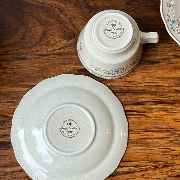 Royal Doulton Tea Set 4 Cups + 4 Saucers Lambethare Dorset LS1049 England 1983 - Picture 15 of 16